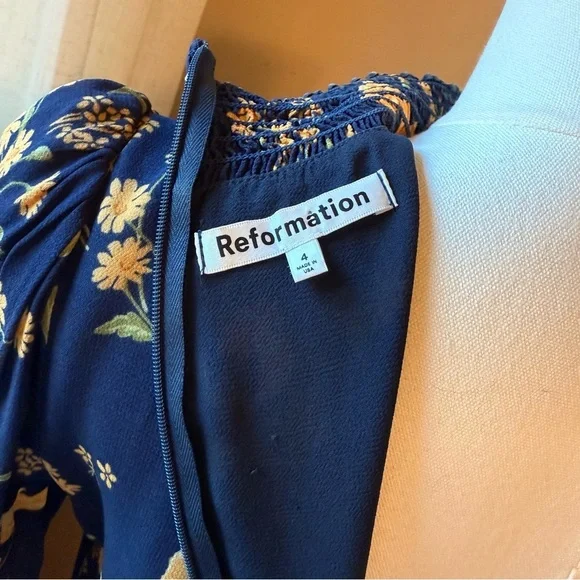 Reformation STEVI MIDI DRESS in BERNADETTE - Picture 5 of 7